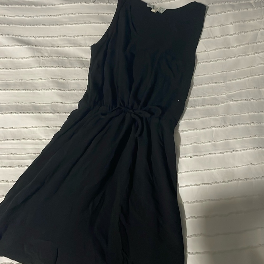 ⭐️SALE⭐️ Pink republic dress. size xs in black.